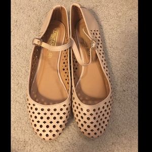 Light pink/cream buckle flats